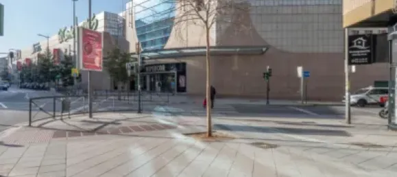 17m² Commercial property in Granada, Spain No. 174591 10