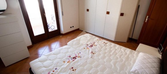 3 Schlafzimmer Wohnung in Santa Marinella, Italy, Nr. 358263 8