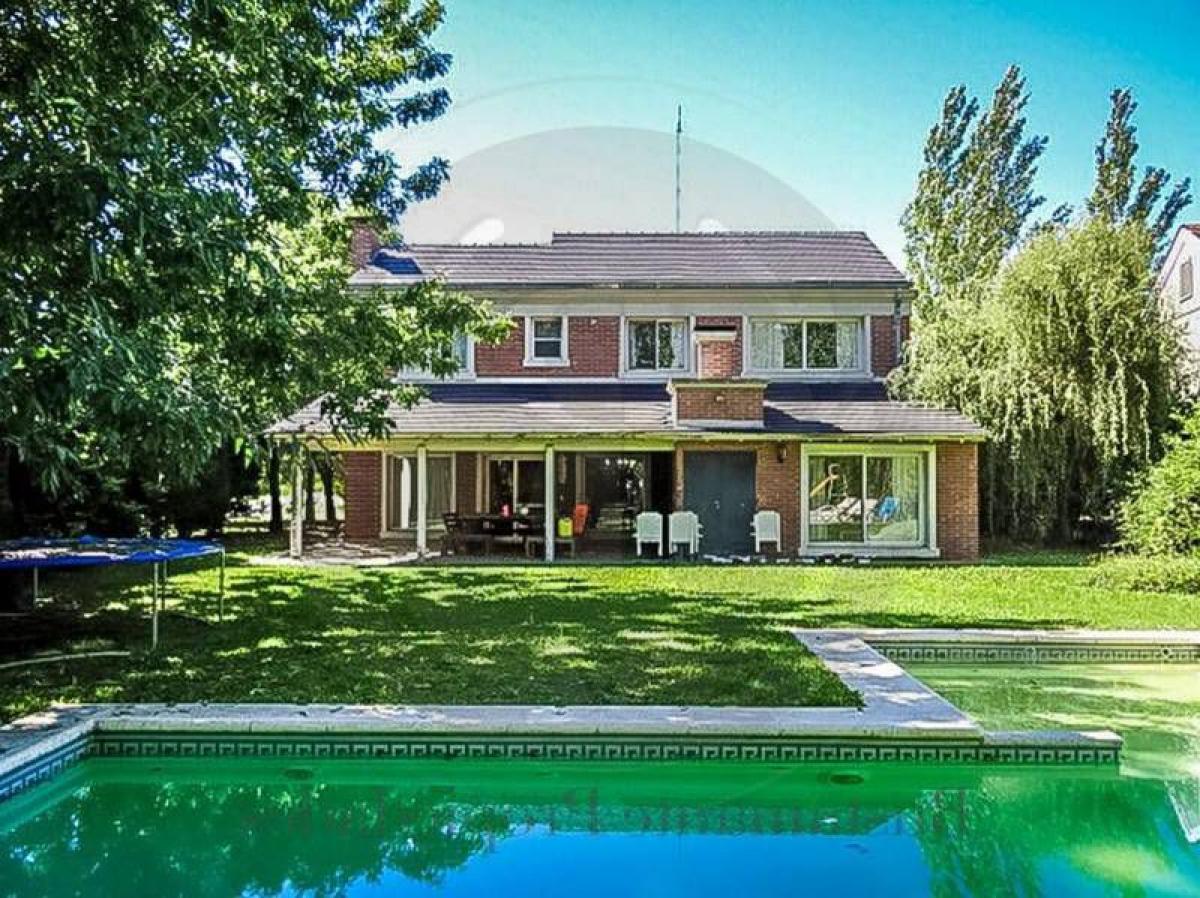 4 bedrooms House in Pilar, Argentina No. 72569