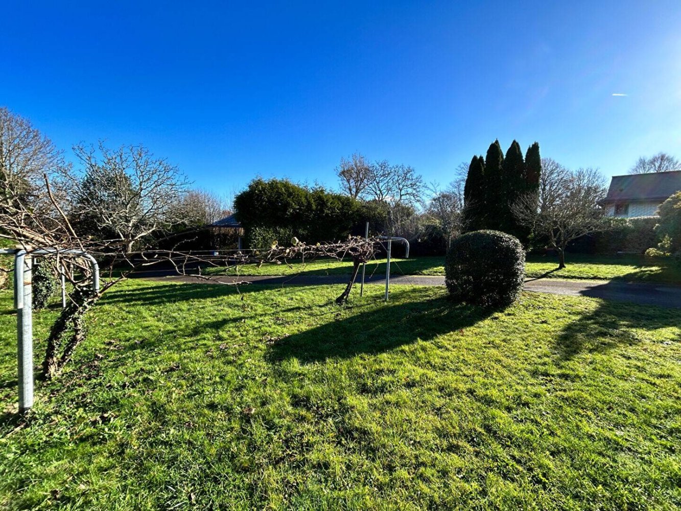 Grundstück in Pleuven, France 1150m², Nr. 107531