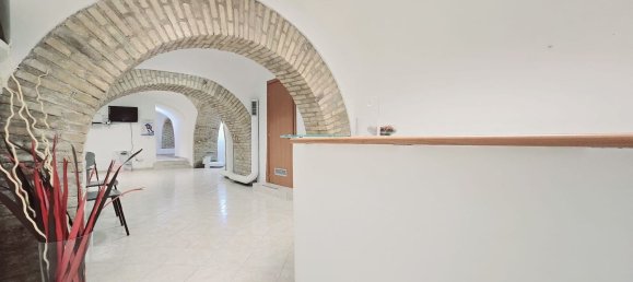200m² Office in Rome, Italy No. 93502 3