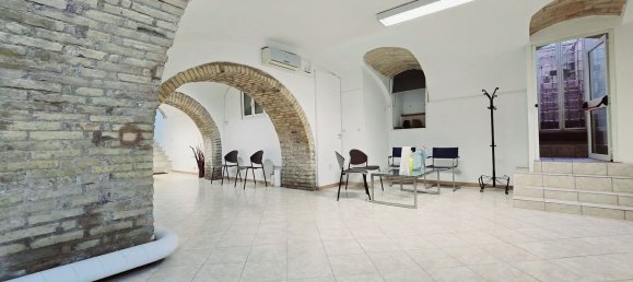 200m² Office in Rome, Italy No. 93502 6