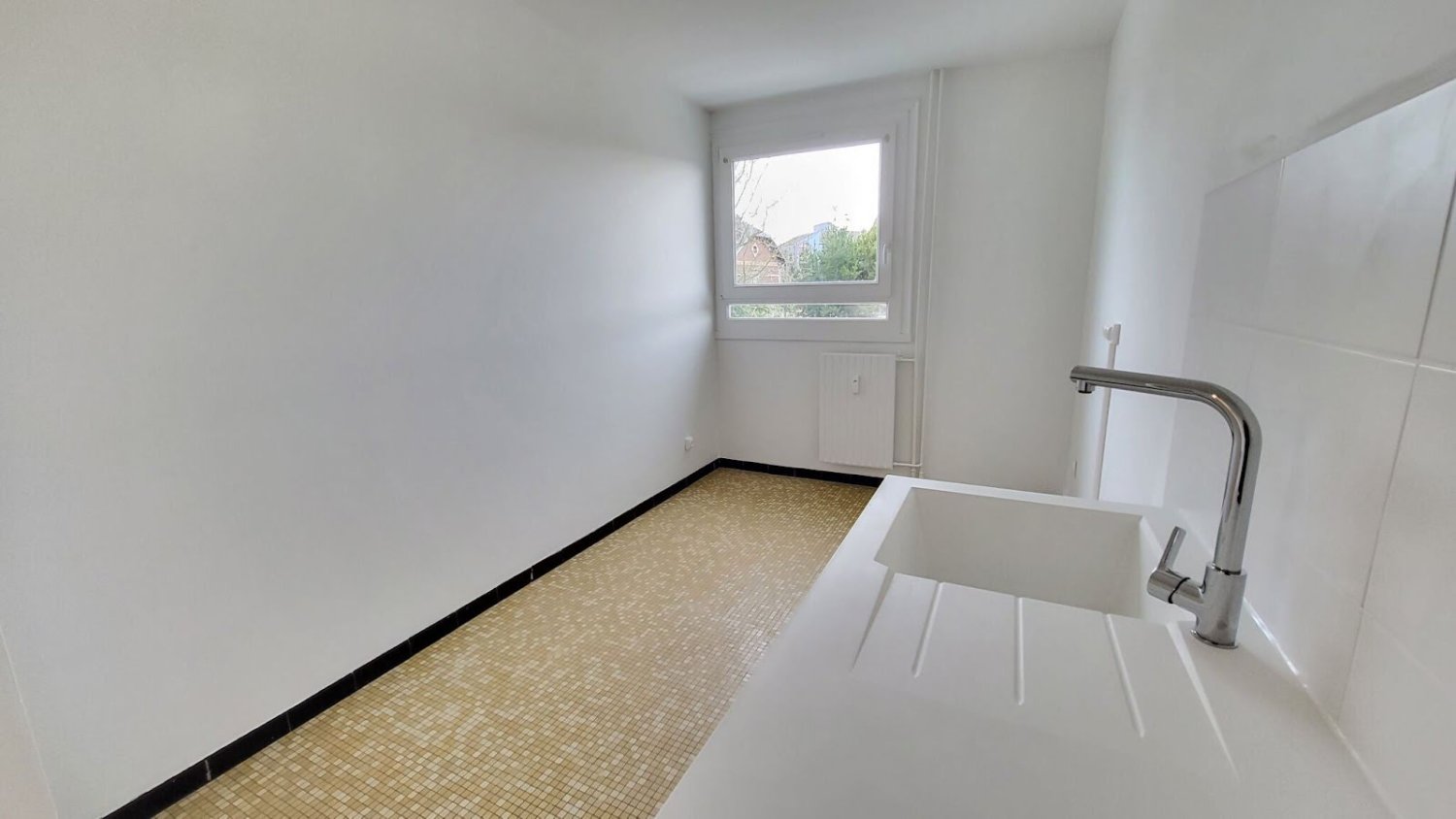 3 Schlafzimmer Wohnung in Compiegne, France, Nr. 158847