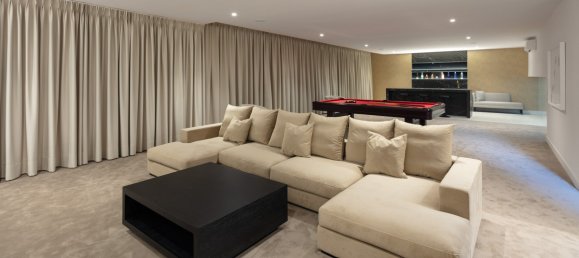 5 bedrooms Villa in Nueva Andalucia, Spain No. 4819 26