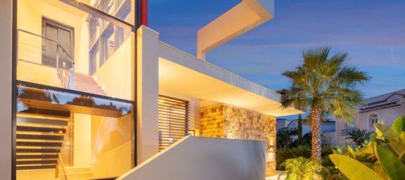 5 bedrooms Villa in Nueva Andalucia, Spain No. 4819 2