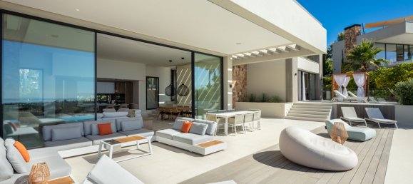 5 bedrooms Villa in Nueva Andalucia, Spain No. 4819 10