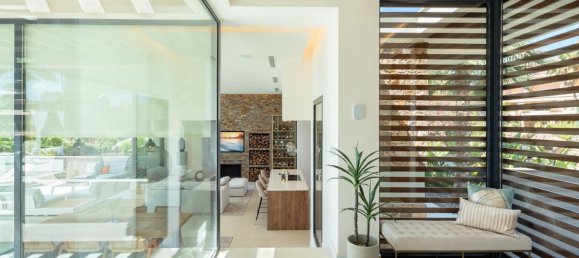 5 bedrooms Villa in Nueva Andalucia, Spain No. 4819 24