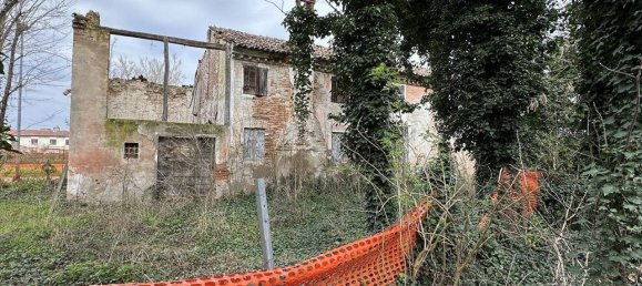 3 bedrooms House in Granze, Italy No. 142895 3