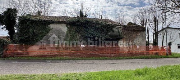 3 bedrooms House in Granze, Italy No. 142895 4