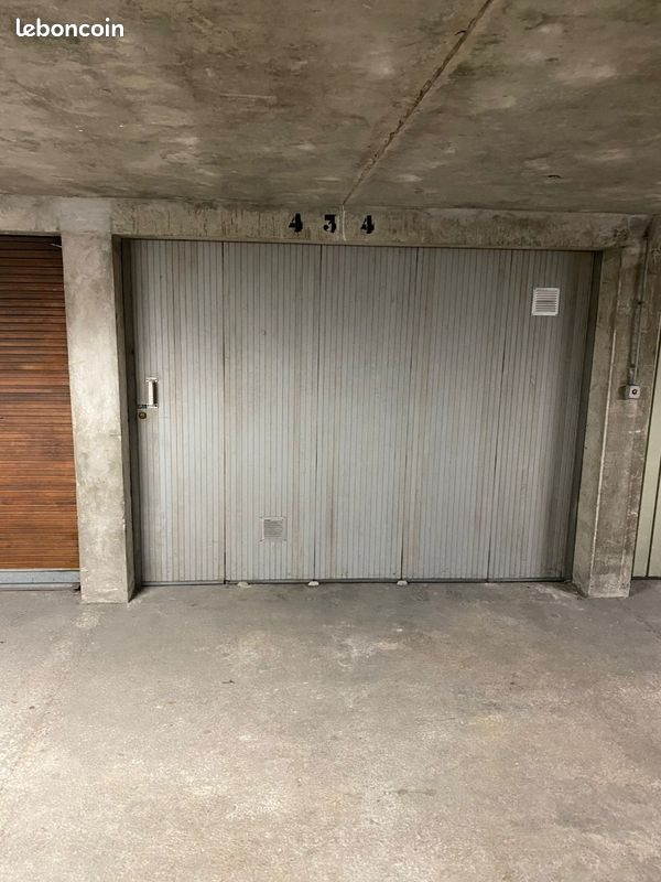  Garage in Hendaye, France No. 287752