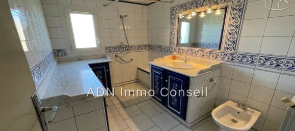 Casa de 5 dormitorios en Miramas, France No. 326623 4