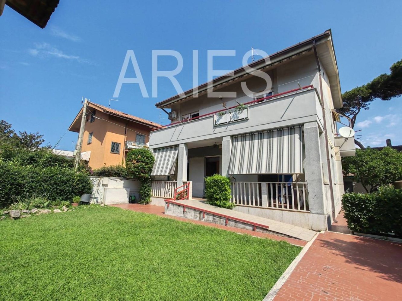 7 bedrooms Villa in Rome, Italy No. 317290