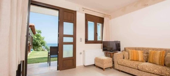 320m² Property in Thasos, Greece No. 4647 8