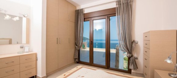 320m² Property in Thasos, Greece No. 4647 17