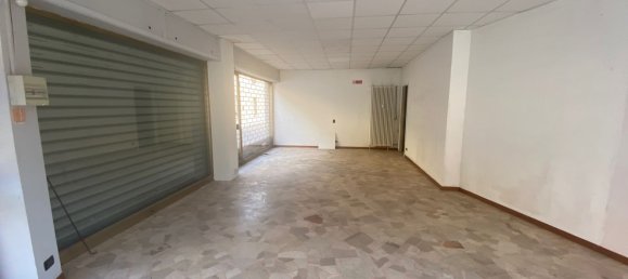 Коммерческая недвижимость 60м² в Кайрате, Италия № 130426 2