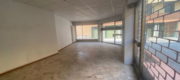 Коммерческая недвижимость 60м² в Кайрате, Италия № 130426 3