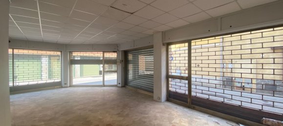 Коммерческая недвижимость 60м² в Кайрате, Италия № 130426 4