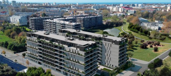 Apartamento de 3 dormitorios en Porto, Portugal No. 157010 13