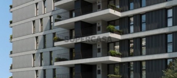 Apartamento de 3 dormitorios en Porto, Portugal No. 157010 8