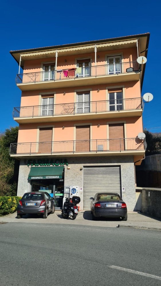 4 rooms Apartment in Neirone, Italy No. 272394