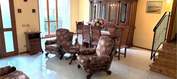 6 rooms House in Scandiano, Italy No. 11061 2