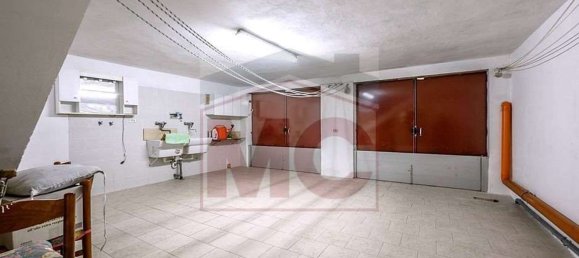 6 rooms House in Scandiano, Italy No. 11061 11