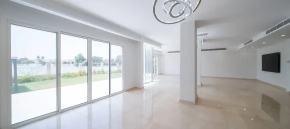 Villa de 4 dormitorios en The Lakes, UAE No. 106143 4