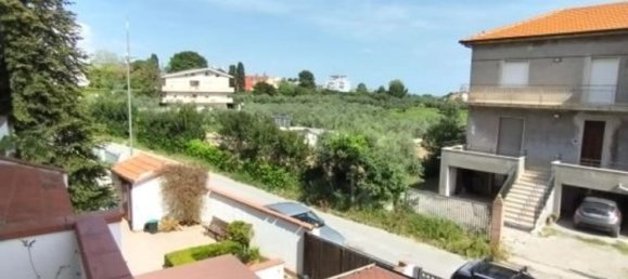 7 rooms House in Pescara, Italy No. 275906 16