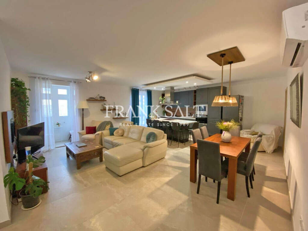 3 bedrooms Apartment in Gharghur, Malta No. 7579