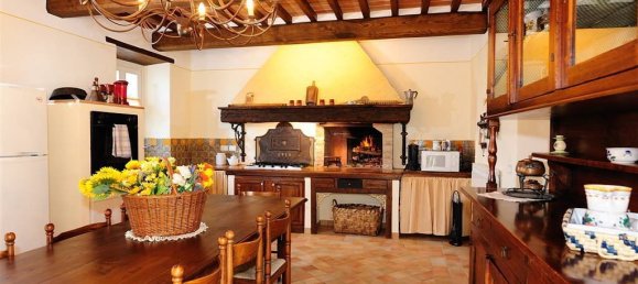 6 bedrooms House in Cortona, Italy No. 230098 13