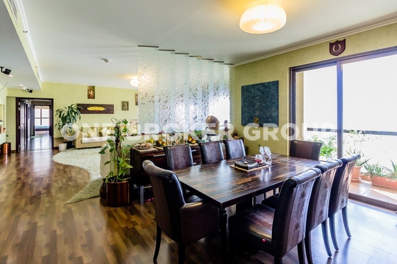 4 bedrooms Apartment in Dubai, UAE No. 264