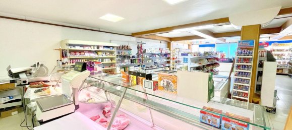 Gewerbliche Immobilie in Arteixo, Spain 200m², Nr. 57140 3