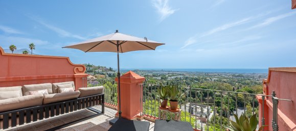 4 bedrooms Duplex in La Quinta, Spain No. 261136 3