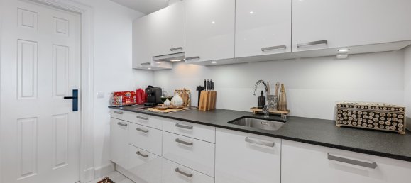 4 bedrooms Duplex in La Quinta, Spain No. 261136 15