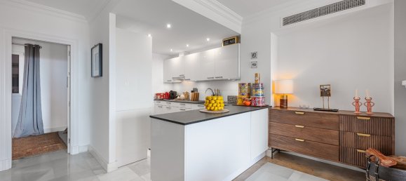 4 bedrooms Duplex in La Quinta, Spain No. 261136 9