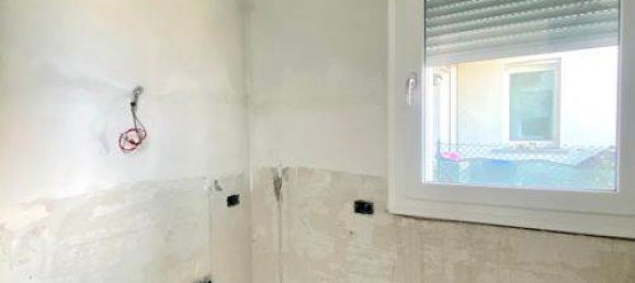 3 Schlafzimmer Villa in Appiano Gentile, Italy, Nr. 167510 8