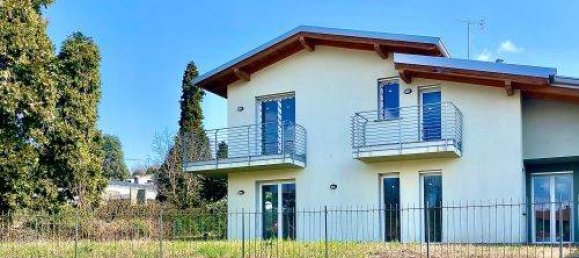 3 Schlafzimmer Villa in Appiano Gentile, Italy, Nr. 167510 9