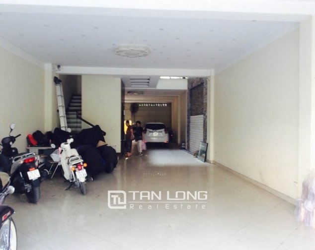 400m² House in Tay Ho, Vietnam No. 2850