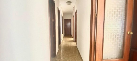 Apartamento de 4 dormitorios en Córdoba, Spain No. 140522 24