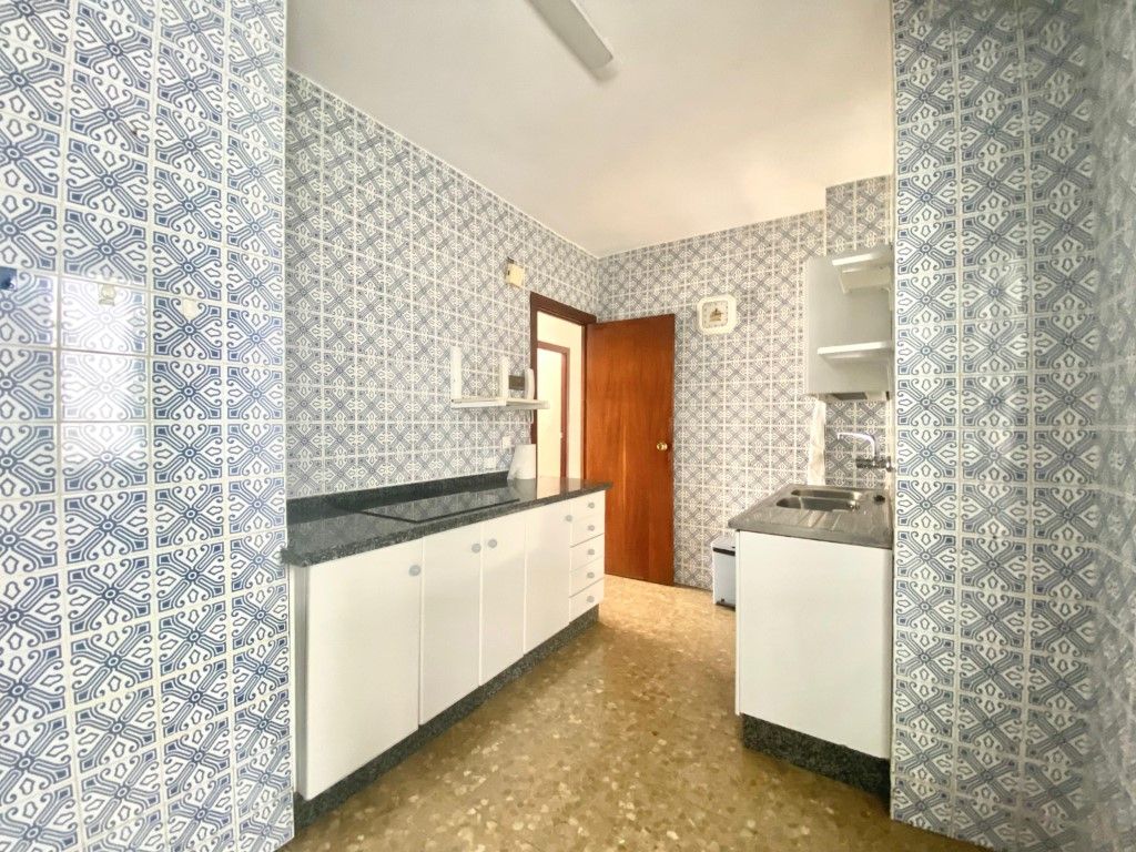 Apartamento de 4 dormitorios en Córdoba, Spain No. 140522