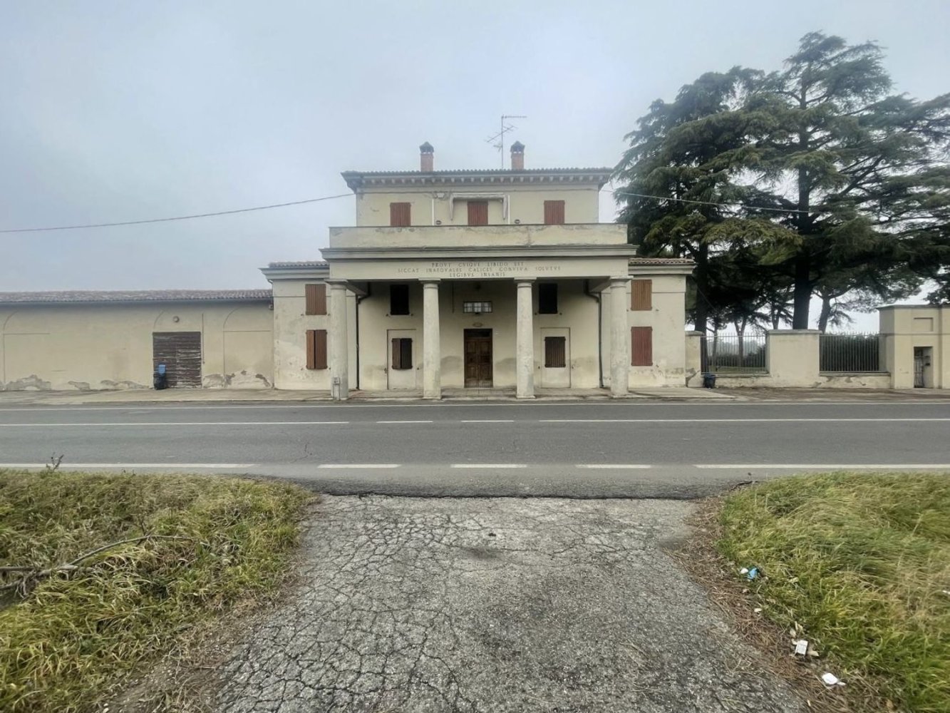 1110m² Building in Faenza, Italy No. 93747