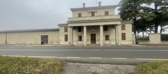 1110m² Building in Faenza, Italy No. 93747 3