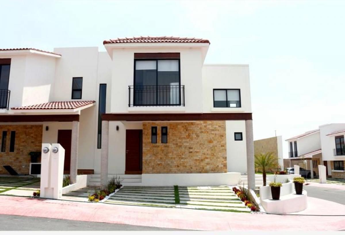 3 bedrooms House in Queretaro, Mexico No. 169337