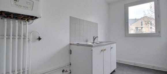 2 rooms Apartment in Clamart, France No. 183445 4