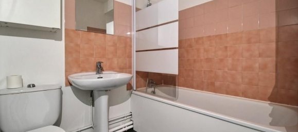 2 rooms Apartment in Clamart, France No. 183445 7