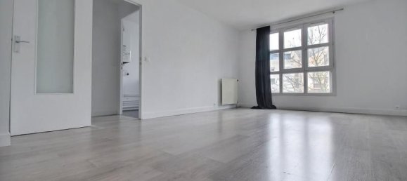 2 rooms Apartment in Clamart, France No. 183445 2