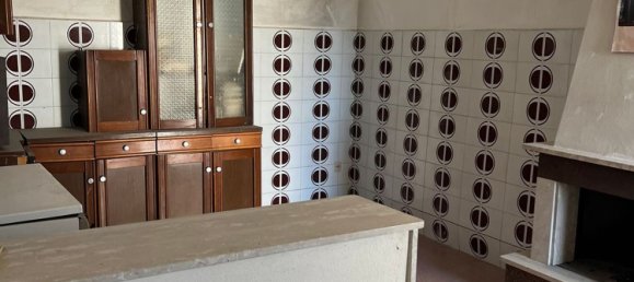 6 rooms House in Mondragone, Italy No. 224035 8