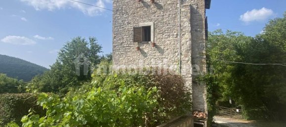 2 Schlafzimmer Haus in Spoleto, Italy, Nr. 268376 3