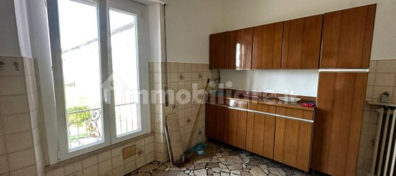 3 Schlafzimmer Wohnung in Varese, Italy, Nr. 323743 8