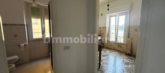 3 Schlafzimmer Wohnung in Varese, Italy, Nr. 323743 10